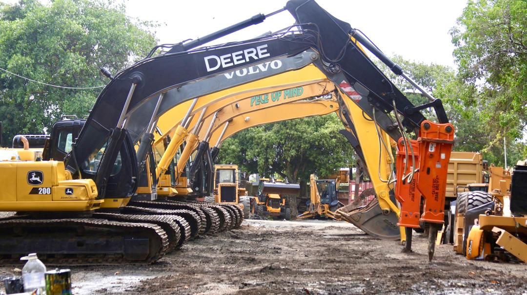 Equipo de Maquinaria Pesada disponible en R&A