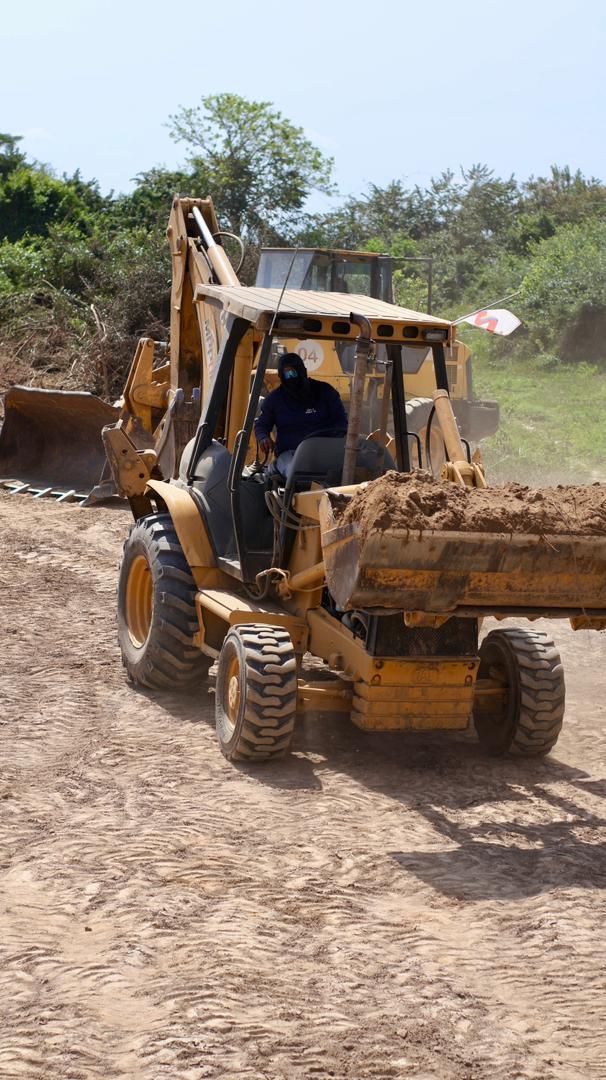Equipo de Maquinaria Pesada disponible en R&A