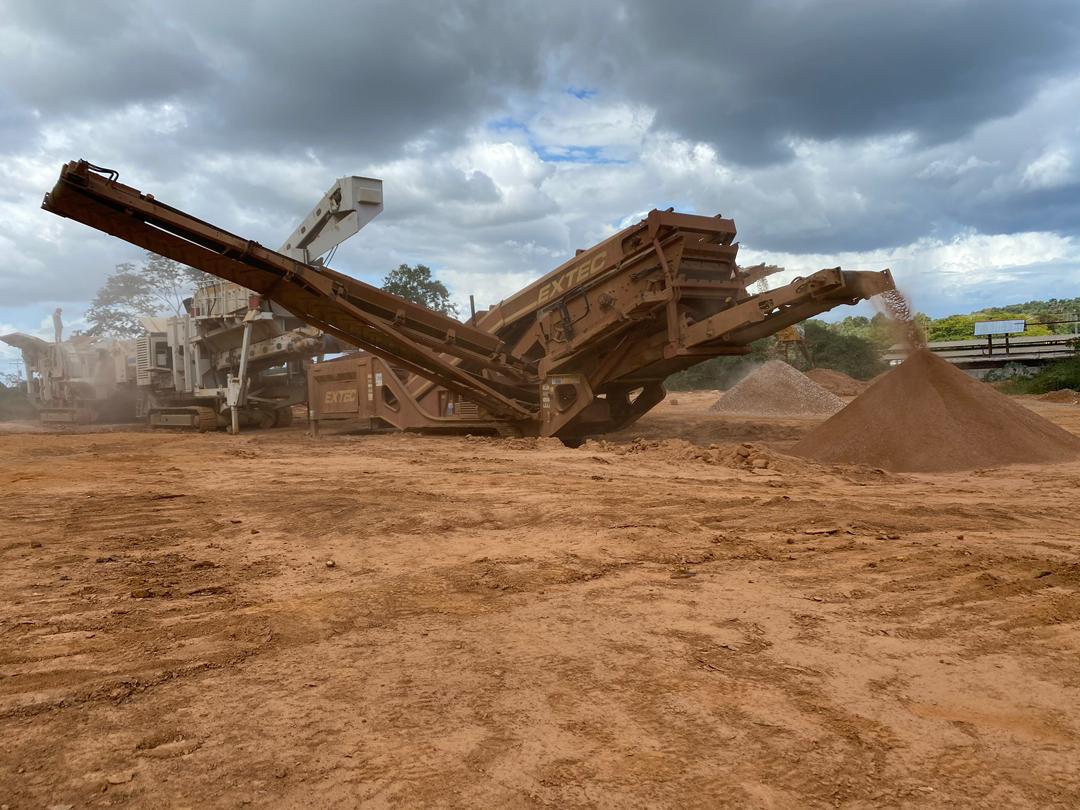 Equipo de Maquinaria Pesada disponible en R&A